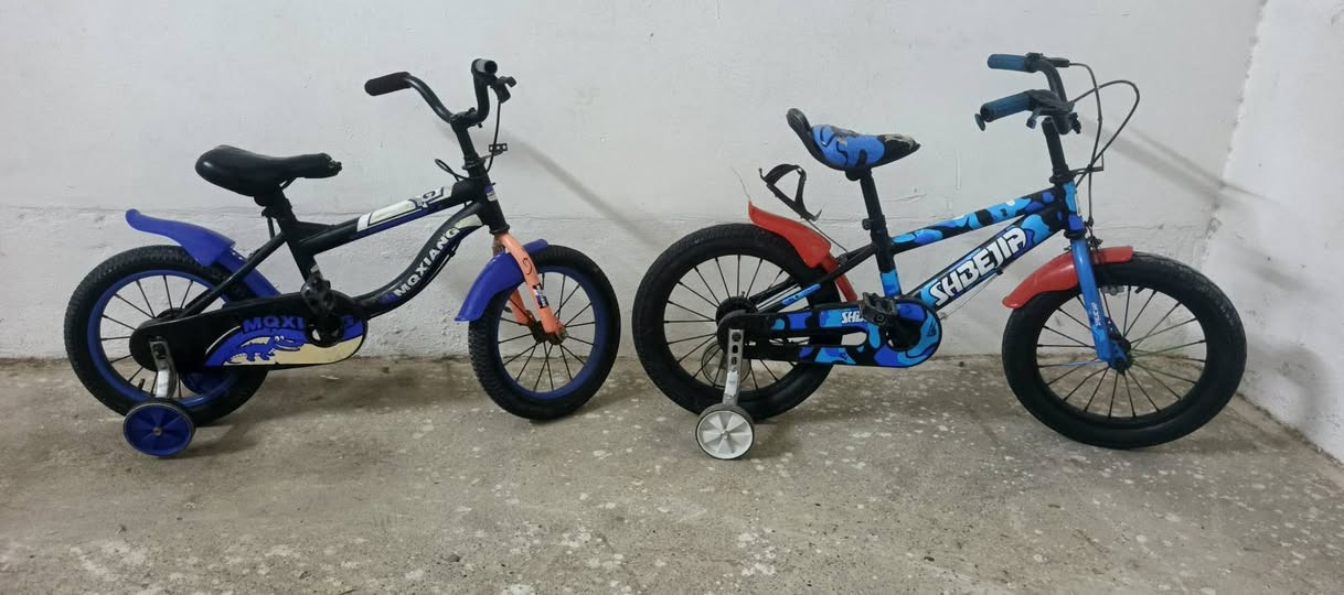 للبيع بيسكلات 2 نضافه فول 
سعر الواحد 30 وبي مجال 
مكاني حي الانتصار  ***********
