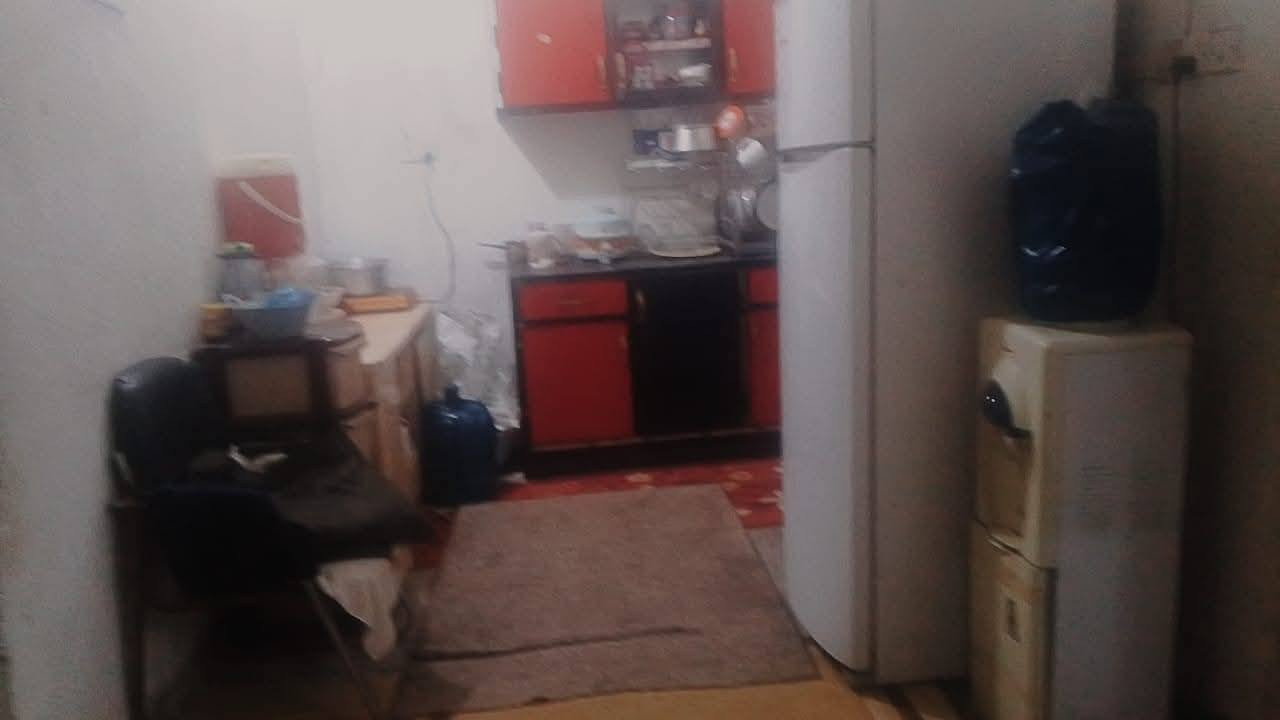بيت للبيع مساحه 100م مربع مع قطعه  تجاوز سعر19بي مجال قليل خدمات كامله مجاري وتبليط  زعفرانيه شارع المعهد قريب على المنصة رقم ***********وانساب فقط أحمد للعقار
