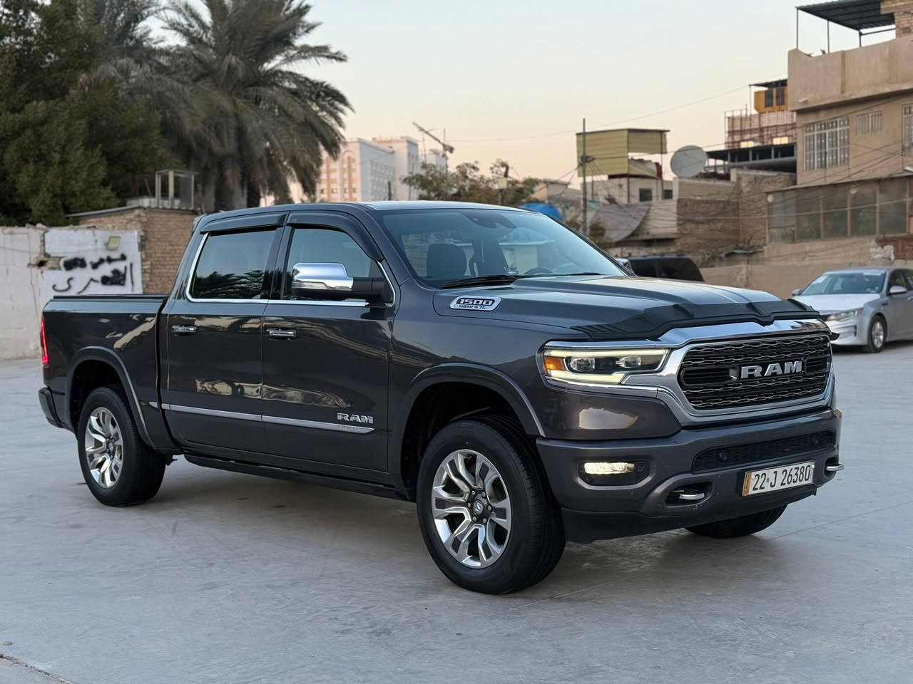 دوج رام لمتد فول مواصفات ماعده فتحه بدي قصير باب طويل المرغوب ماشيه ٥٣ الف حقيقي الموديل ٢٠٢٢ سياره جديده بل كارتون برغي نقص مابيها فحص وين ميعجبك افحص شرط اب حالة الوكاله بدون قطره صبغ بيها فقط باب السايق امبدل بلادي بدون ايرباك مكينه كير حداديه تخم تاير كوله جديد وبشرط الفحص تراي وين ميعجبك اطلع رقم سنويه جديد تحويل ثاني يوم بل حقيقة احلى منل صور بهواي تجي وشوف ابعينك كتلوك الشركة سبير الشركة منازل ابشرط بلعافيه عل ياخوذها مكان السياره كربلاء الشراي يتصل مامتواجد ع الفيس السعر ٣٨٥ مجال بسيط حك الجيه  ***********  تحياتي للجميع
