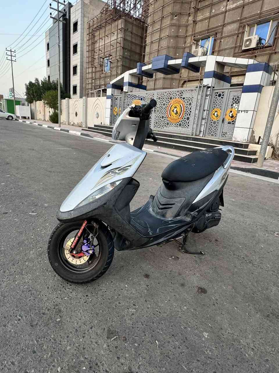 السلام عليكم حبايبنا دراجة ماكس عدلة رمبة وصل معرض بيها صارلها اشهر من نازله كلشي شغال شلعتها ولمعدل تجي وتشوفهن الدراجة بيها27 ختم ويه المحرك ولشاصي على وضع البلاد


**إذا كنت صاحب هذا الإعلان وتريد حذفه لأي سبب، رجاءا أرسل رسالة إلى الدعم الفني**