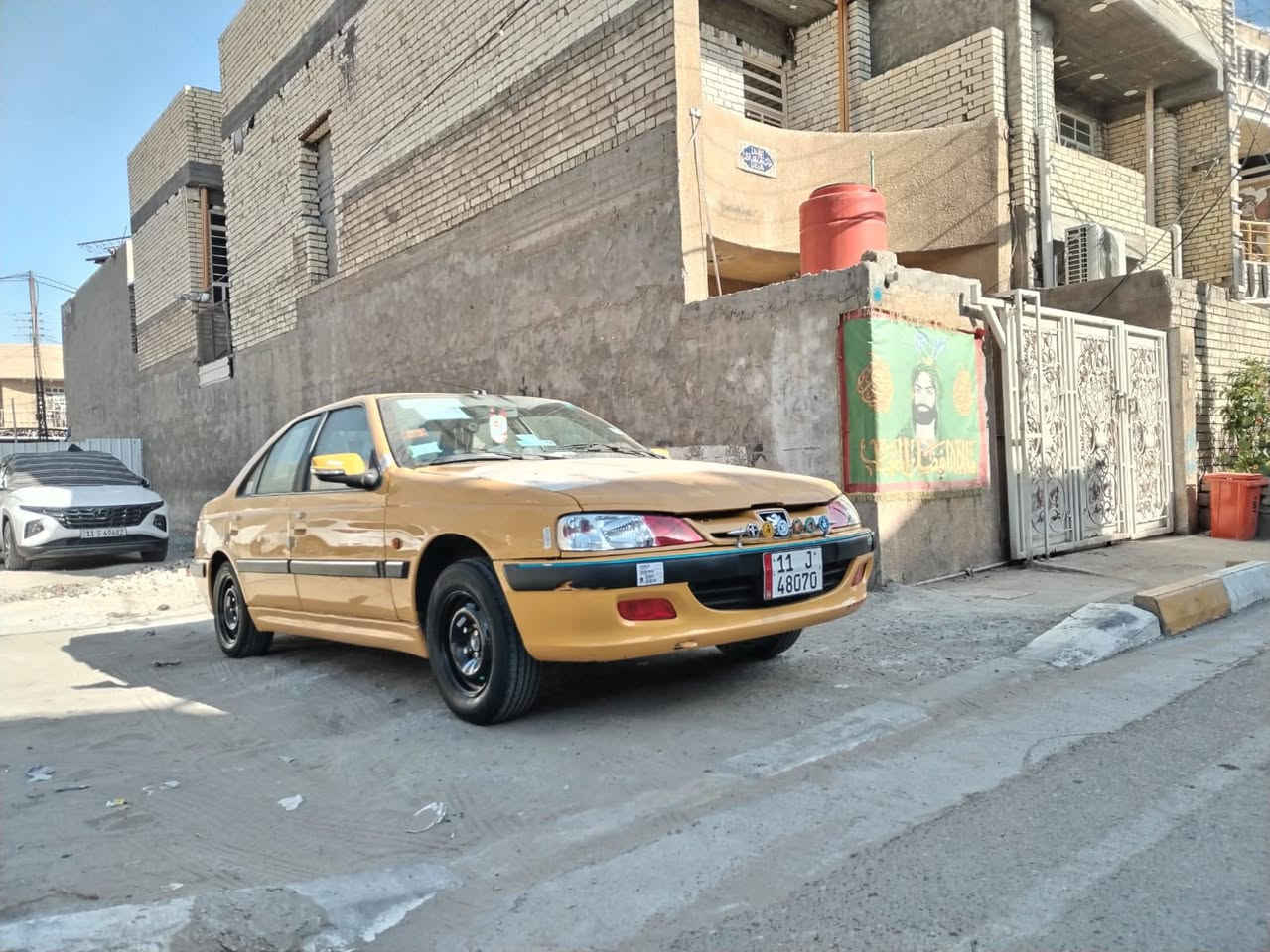 سلام عليكم 
بيجو بارص 2015 
سياره جديده خير من الله مناقصها شي 
جاهزه بوجهك للشارع مصفره هيه وغرامات 
مكان سياره بغداد الحسينيه سعر 45وبيها مجال بصيط رقم ***********
