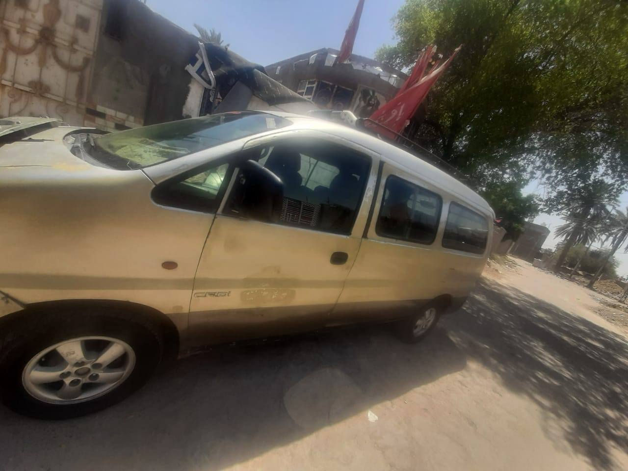 سلام عليكم موديل 2000.مصفره من كل شي هيه وغرامات تخم تايرات جديد مكينه وكير جديدات سعر 40 مكاني ناصريه قضاة جبايش ***********
