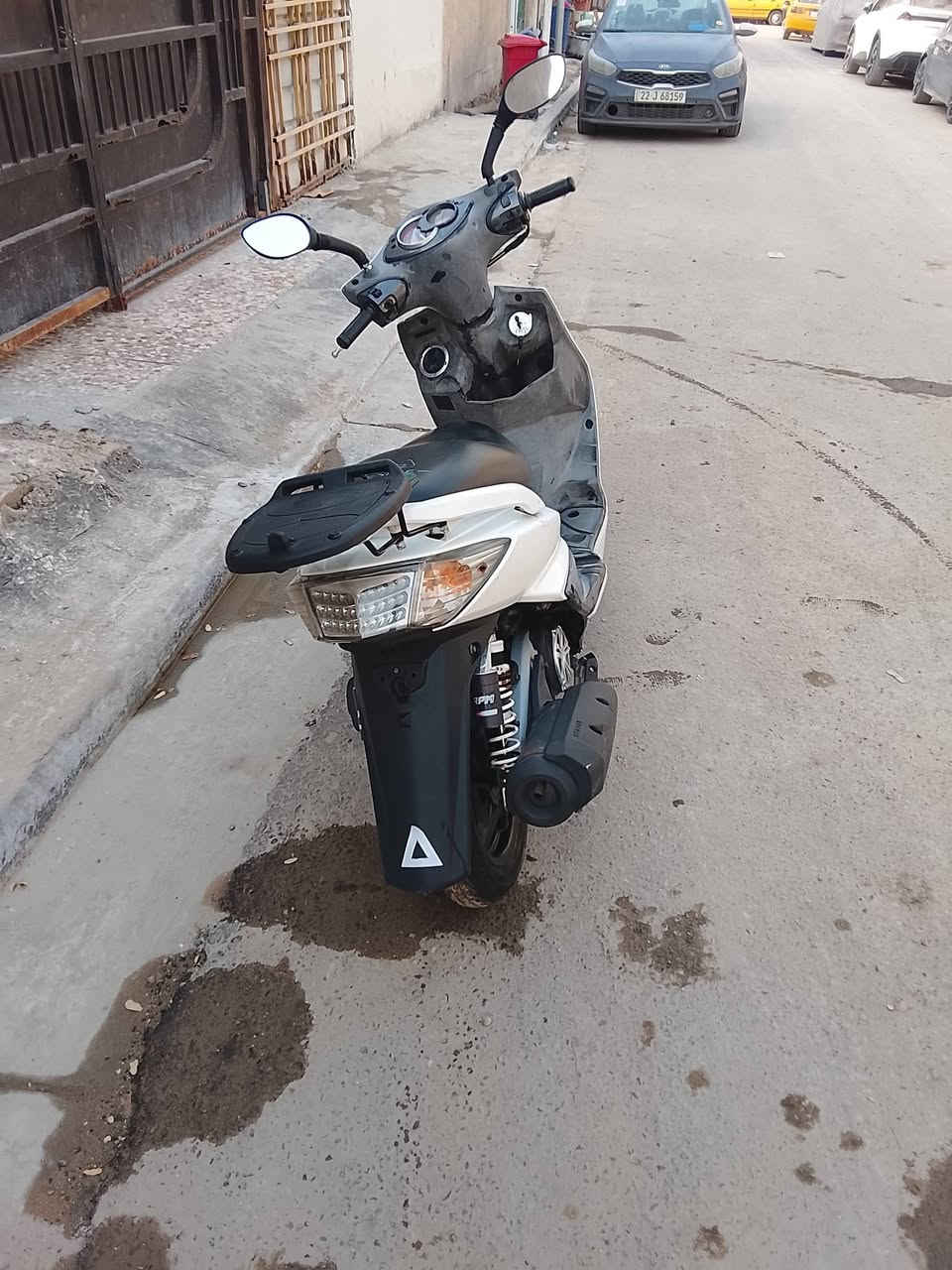 للبيع فقط 
سكنس فحل نوزل خطين سكليتر كفالة عامة كهربائيات كلها شغالة لايت زنون دبلات خلفية رياضي مكاني حي الجهاد (900) 
***********
