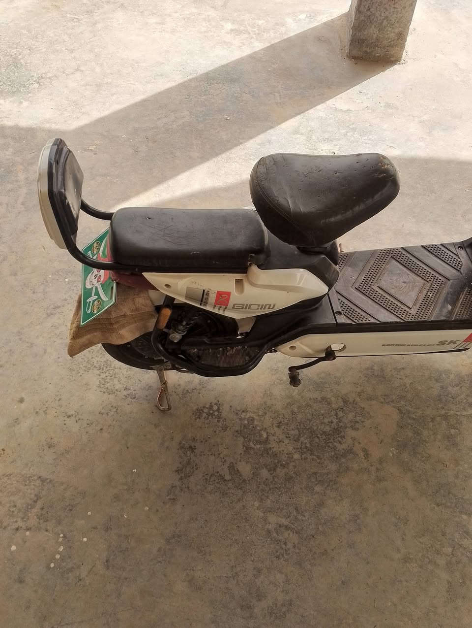 دراجه شحن بيهه ضعف بلبطاريات السعر 200 وبيهه مجال


**إذا كنت صاحب هذا الإعلان وتريد حذفه لأي سبب، رجاءا أرسل رسالة إلى الدعم الفني**