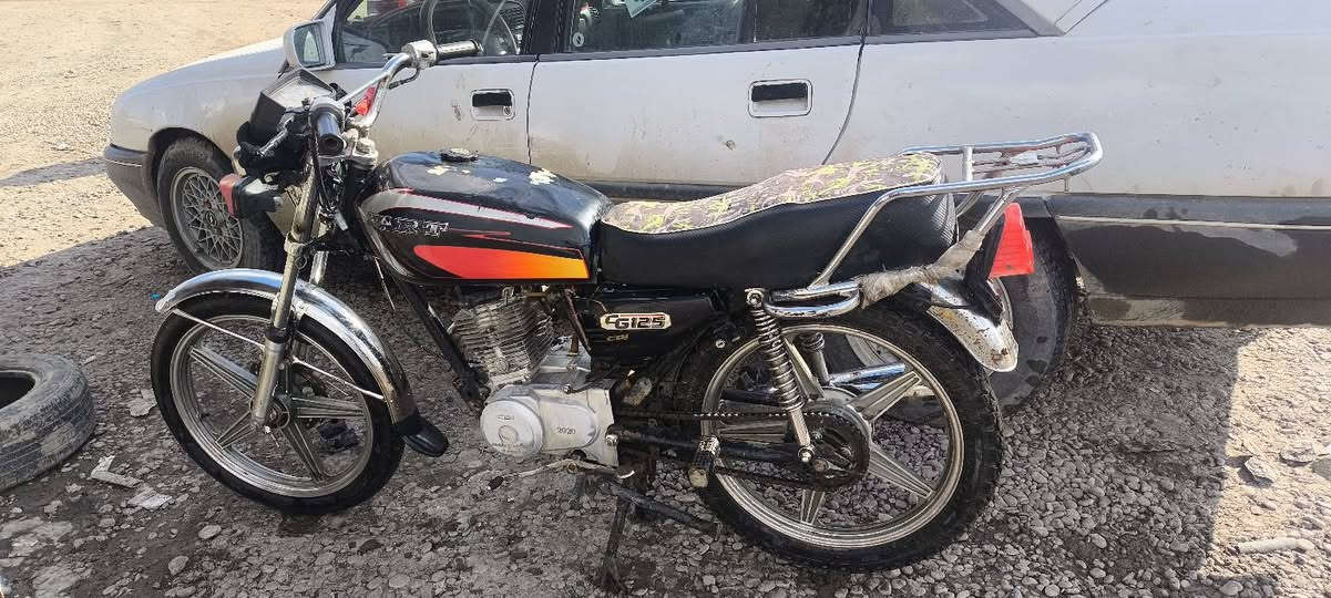 موطور نامه بروه للبيع 2020 محرك نضيف مال جناي السعر 250 وبيه مجال شي قليل ناحيه القياره 
***********
