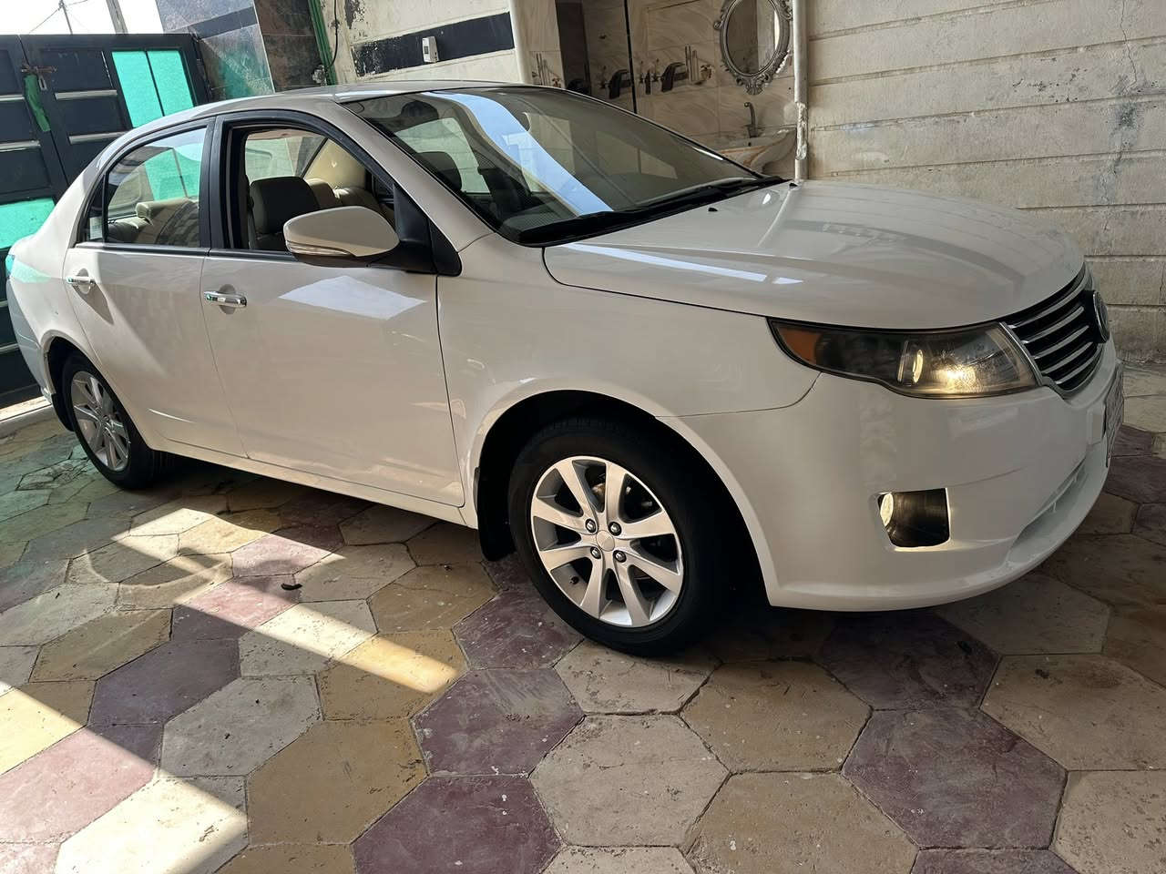 سلام عليكم جيلي ٢٠١٦السياره كفاله عامه من ضربه صبغ تبديل بارد اخياس جراد السيارة وضع شركه مكينه كير حداديه تبريد تخم تاير ماشيه ١٠٠رقم بغداد.سنويه جديده مكاني الديوانية 
***********
