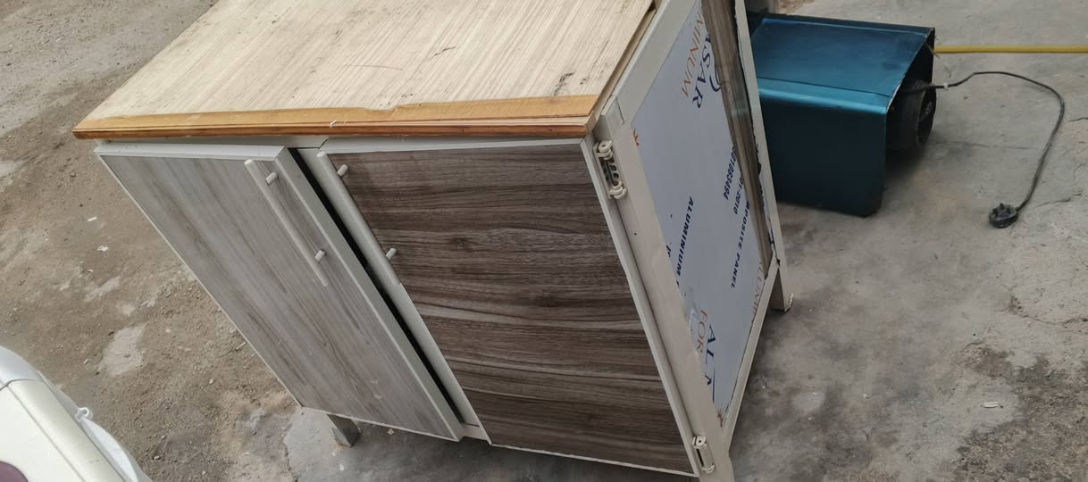 سلام وعليكم
للبيع قراظ كلها شقاله وعل فحص 
 مكاني البصرة شارع القائد 
واتساب ***********
