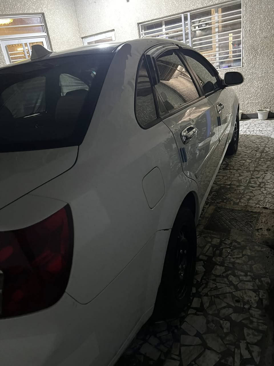 السلام عليكم اوبتره للبيع موديل 2012 سياره جديده احله من الصور بهواي  كلين تايرا بدون صبخ ما عده بارد بسيط وشرط السونار  وبسمي ثاني يوم تحويل  سعر 93 واستفسار ***********  مكان بغداد  شعب
