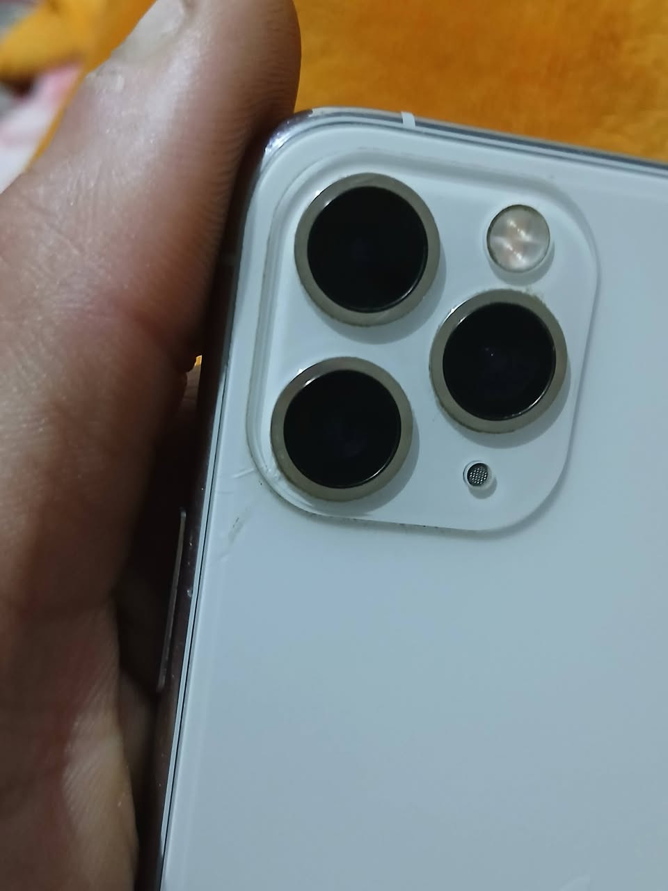 ايفون 11برو ماكس اللون الأبيض
مبدل شاشه اصليه 3خيارات فقط 
ذ256
بطارية 100 بدون رفع وتبديل كامل ملحقات بالكارتون التليفون بي فطر بسيط بالظهر كما موضح بالصور 
ملاحظه التليفون استخدام 6اشهر فقط كان مضموم .
التليفون مو للبيع فقط مراوس بأيباد .


**إذا كنت صاحب هذا الإعلان وتريد حذفه لأي سبب، رجاءا أرسل رسالة إلى الدعم الفني**