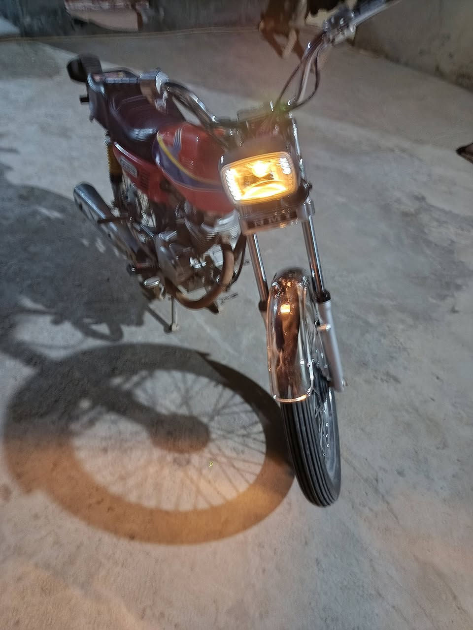 السلام عليكم دراجه نامه للبيع خير من الله دراجه شوفت عينك نضيفه كلشي ماعايزهة وياهة غراض بعد شلعه ونضافه فول للتواصل على هاذا الرقم ***********
