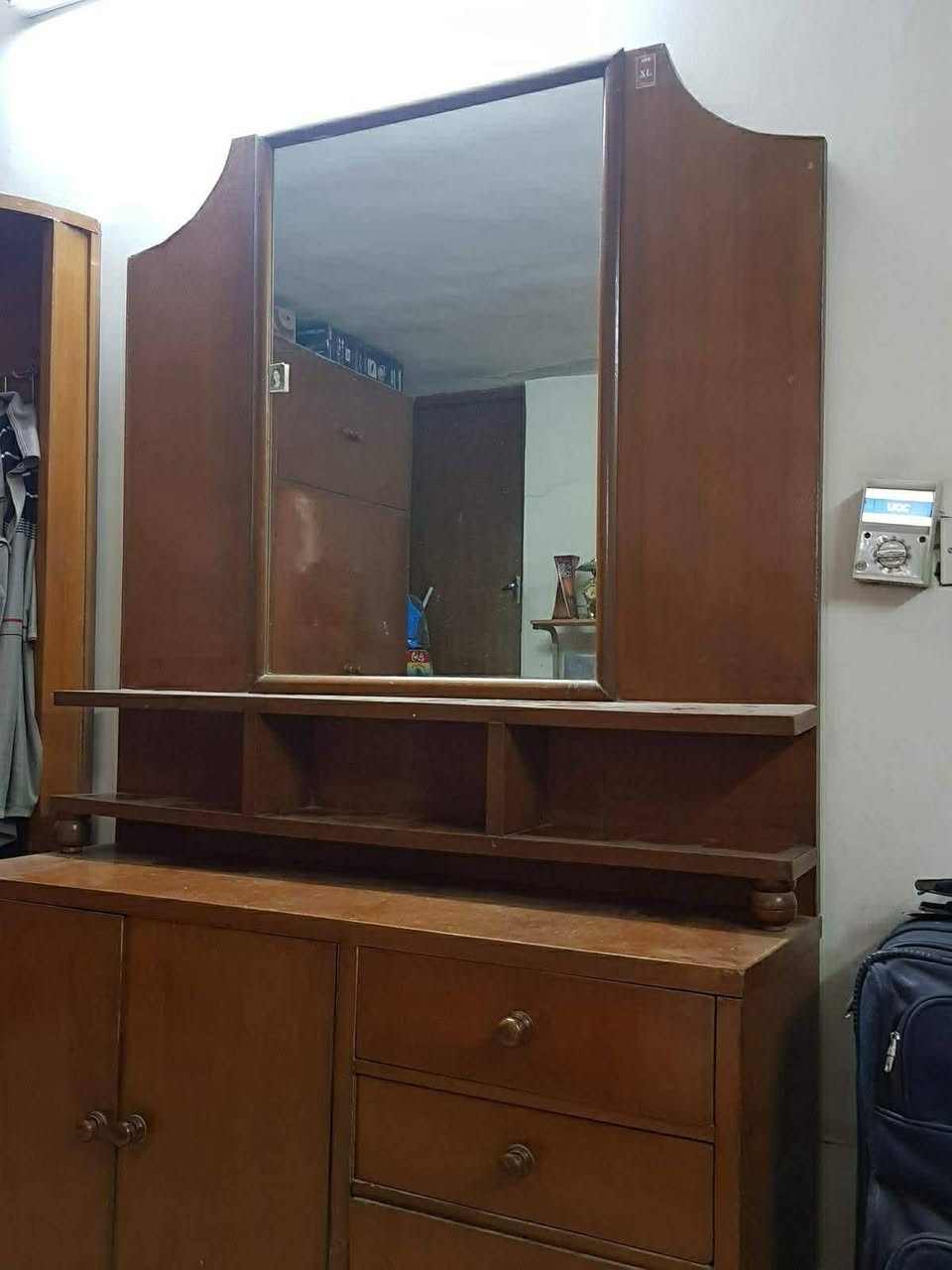 السلام عليكم عندي غرفة نوم صاج عراقي نفرين اربع قطع كنتور ٦بوب اريدهة بسعر ٣٥٠وبي مجا


**إذا كنت صاحب هذا الإعلان وتريد حذفه لأي سبب، رجاءا أرسل رسالة إلى الدعم الفني**