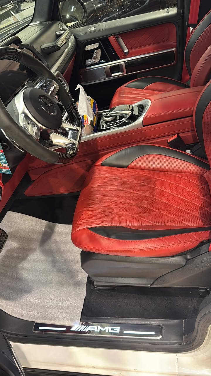 السلام عليكم ورحمة الله وبركاته
جي كلاس 
G 63
AMG
موديل 2021 
ماشيه 17 الف 
 ضمان دولي بصمتين 
داخل احمر. احزام احمر 
شاشات 
كفاله عامه من كلشي 
رقم بغداد باسمي 
بيع او مراوس حسب القناعه 
عنواني بغداد ***********
