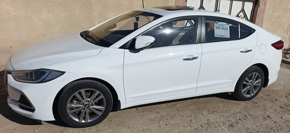 النترا سوبر2018 خليجي 
فول مواصفات … كفاله عامه 
المواصفات
مكينة 2000 دوش 
فتحة سقف سلايد 
تحكم ستيرن 
شاشة أندرويد 
 كاميرا   خلفي 
قطعتين تبريد 
حاكية و بلوتوث 
حساس أمامي
حساس خلفي
لد نهاري أمامي 
ويل كب كروم 
مري جانبية كهرباء + اشاير 
مود درايف ( اقتصادي و رياضي  // رقم بغداد 
مكاني كربلاء طويريج  ورقمي ***********
السعر 155
