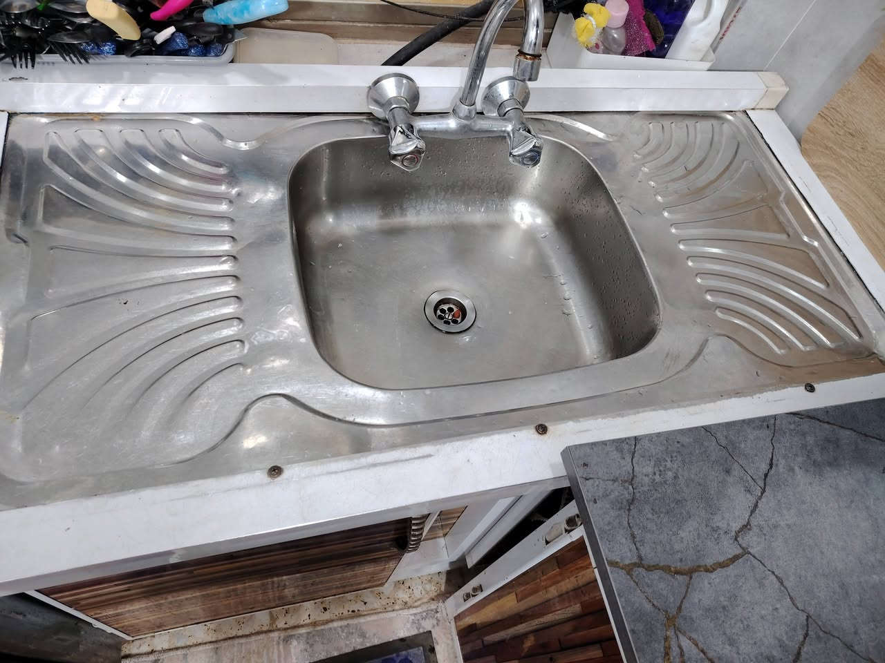 السلام عليكم
كونتر للبيع سعر 200 وبي مجال
مكاني بغداد الكريعات
التواصل على الرقم ***********
