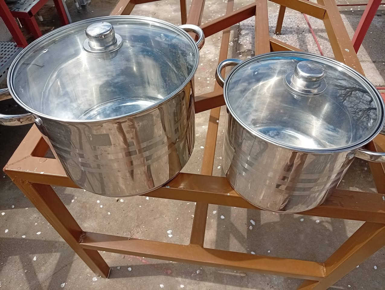 4 قازان ستيلى اصلى سويسرى كلك باقز 2مستعمل كيمن و 2زيك صفرن نه هاتينه استعمالكرن


**إذا كنت صاحب هذا الإعلان وتريد حذفه لأي سبب، رجاءا أرسل رسالة إلى الدعم الفني**