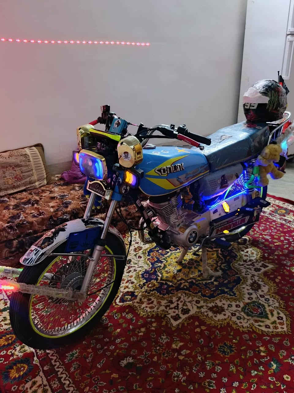 السلام عليكم 
مطور اربعه كير موديل 2024محرك مامفتوح شرط 
نشط فول كله شغال البيع اومروس اب خمسه كير 
من موديل 2024وفوك السعر 650وبي مجال قليل حك الجيه مكاني حويجه 
***********
