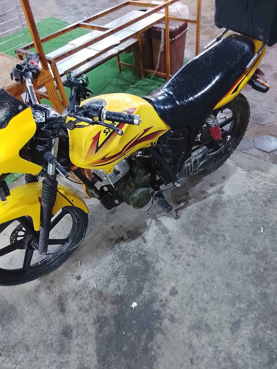 عندي هاي الدراجه سيام اريد اراوسها بيران حربي تجفيف جديد يحتاج له سحق هذا رقمي بيوتب***********
