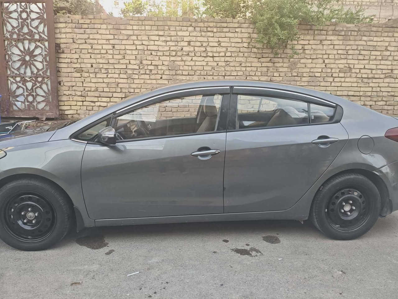 كيا سيراتو موديل 2017 وارد خليجي مبدل باب وبيه رشاة  صبغ خفيفة محرك 1600 كامل مواصفات السياره تخبل
  رقم الموبايل ***********
