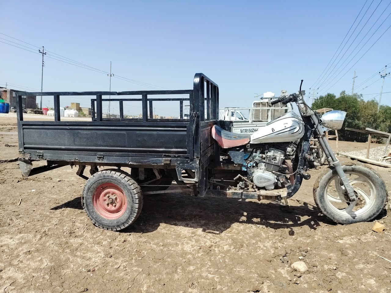 سلام عليكم ستوته امتى آر موديل 12رقم ابيض سنويه صاقطه ستوته مكفوله شاصي ومكينه جديده اكسن تواير دبلات بدي نضيف سعر 650وبيها مجال بصيط السماوه الوركاء الكرامه ***********
