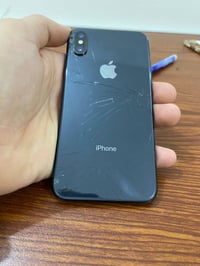 ايفون اكس اس ٦٤ • بطارية ٧٧ • سواد بالشاشة