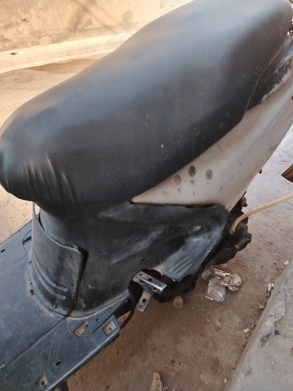 السلام عليكم شباب عندي دراجه فراشه دولفين ابيعها كوم حديد وكفت على غفله السعر 100 الف
التواصل على هذا الرقم ***********
