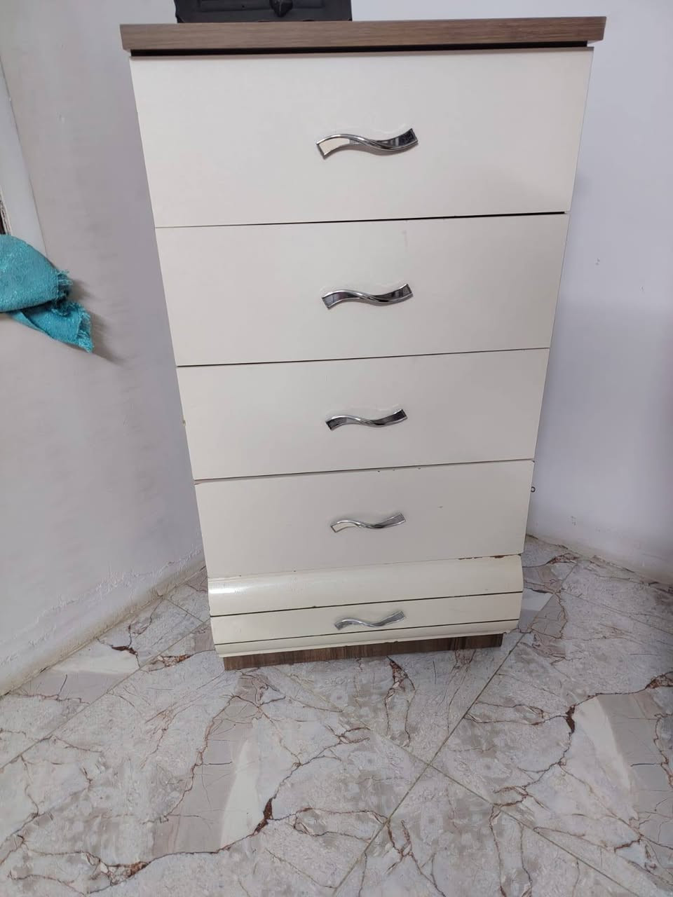 سلام عليكم غرفه نوم للبيع تركيه جديده استخدم قليل


**إذا كنت صاحب هذا الإعلان وتريد حذفه لأي سبب، رجاءا أرسل رسالة إلى الدعم الفني**