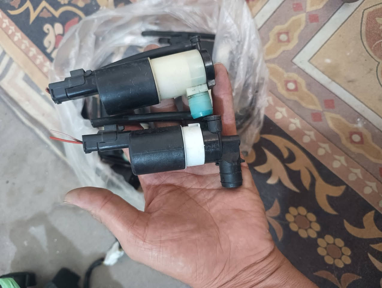 السلام عليكم غراض رينو وغير الرينو مشكل اي قطعه داخل المنشور 5 الاف بغداد الرصافه اكو توصيل للمحافظات الاتصال ***********
