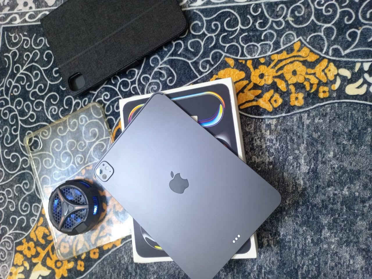 ايباد 11برو معالجM5 ذاكره 256 بطاريه 100 مشحون31مره اخو جديد بعده بل ضمان شخط مابي ملحقاته كامله كفر شفاف وكفر ثاني ومبرد هديه سعره 30 ولزكه و كارتون وشحنته الاصليه بعده ما مفتوحه سعره1350مكاني بصره حي الصدقاء متواجد بس واتساب ***********
