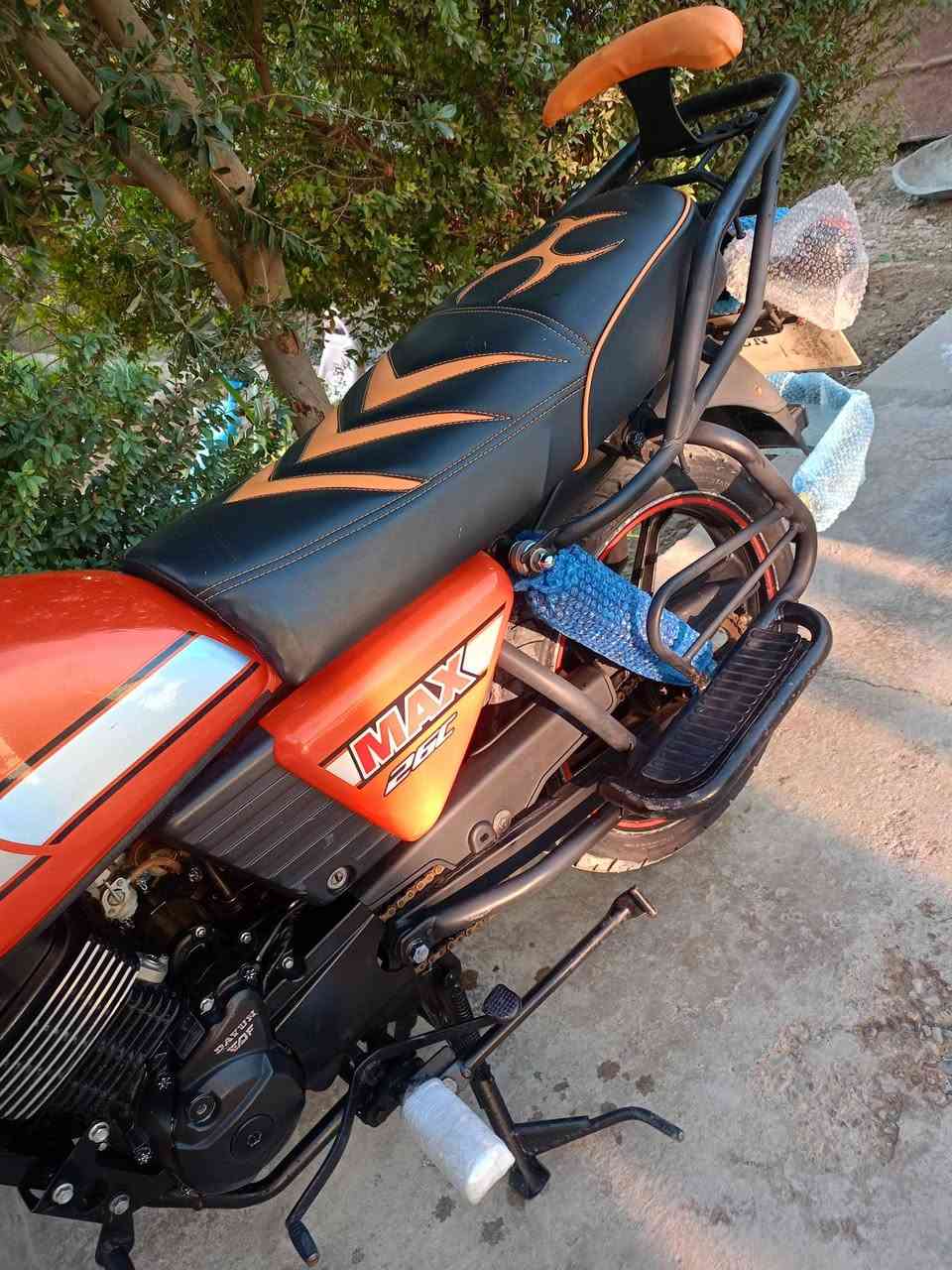 اللهم صل على محمد وآل محمد 
السلام عليكم// دايوان ماكس موديل 23 أوراق أصولية مكفولة كفالة عامة/// العنوان كوت الدجيلي// للأستفسار 
***********
