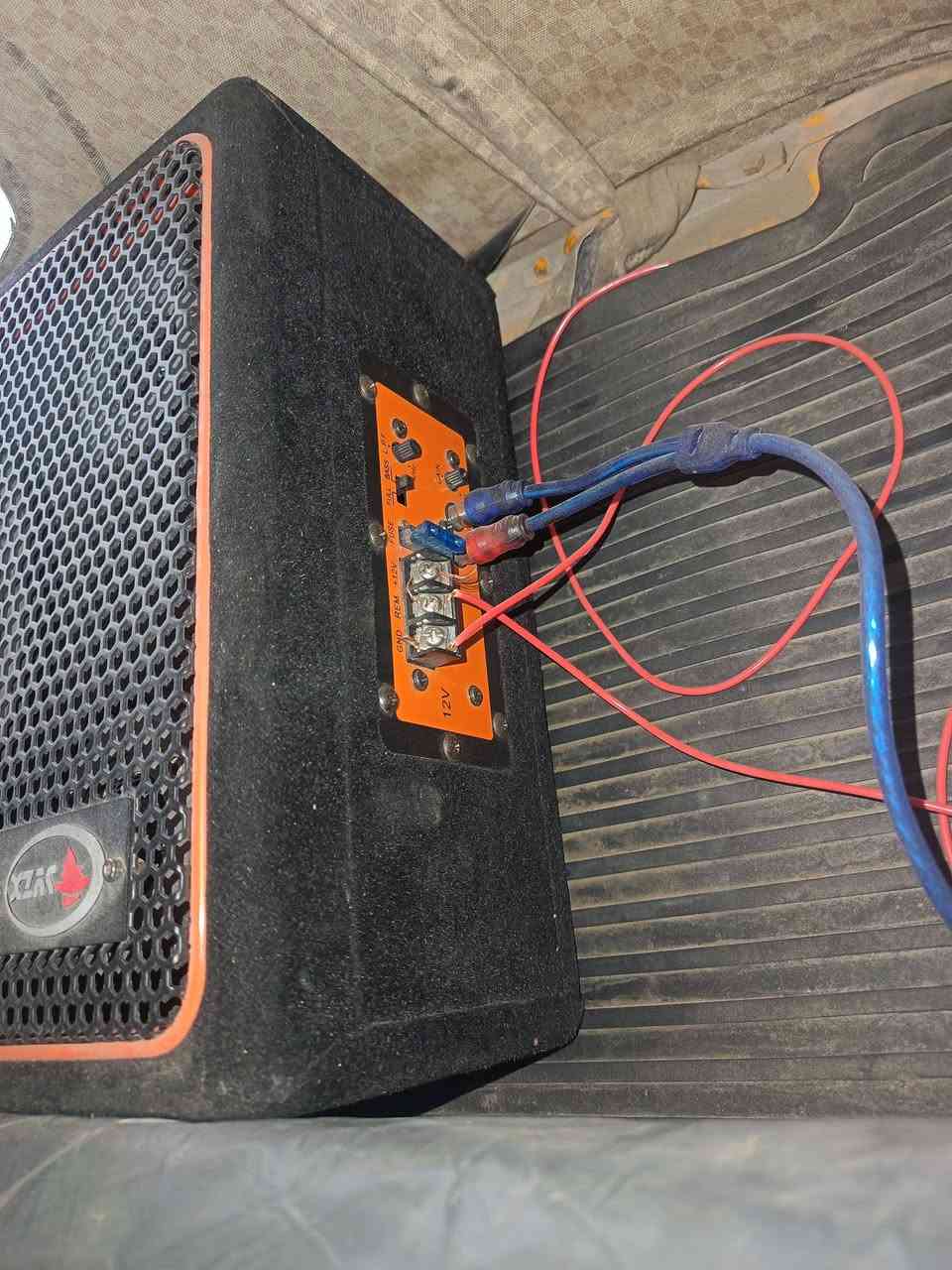 السلام عليكم مسجل ودمام للبيع بعدهن جديدات قبل سبوع شديتهن تجي تفحص اذا مو شرط الصوت عالي مرجوعات السعر 75 *********** واتساب
