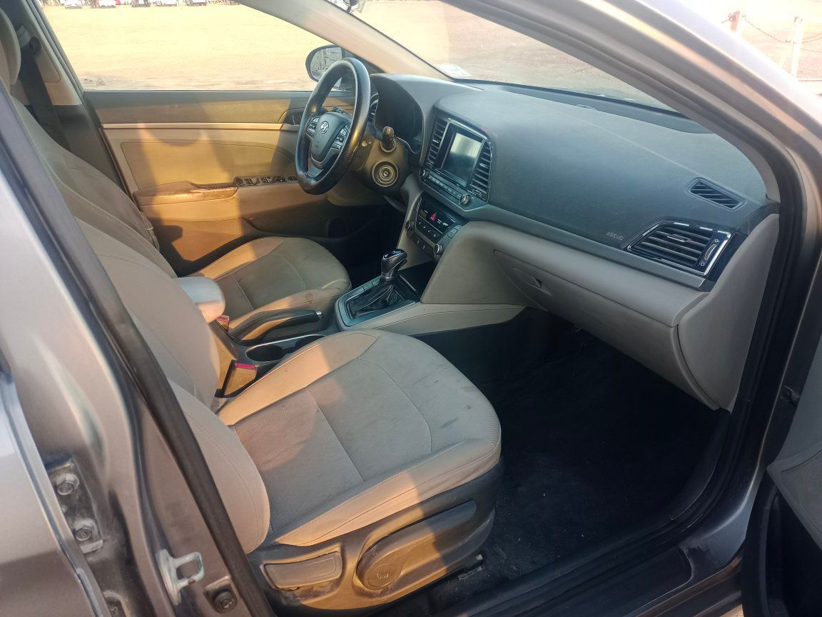 سلام عليكم للبيع النترا موديل 2018 وارد امريكي دخول بس دعاميه وبلعراق صبغ قطعتين جماليه كفاله ضربه وتبديل ليبل واحد بدون أيرباك سياره محرك 2000دوش محرك كير تبريد حداديه تمام رقم بصره جديد سنويه مجدده 2030 سعر107 مجال كلش قليل//***********/عنوان بصره
