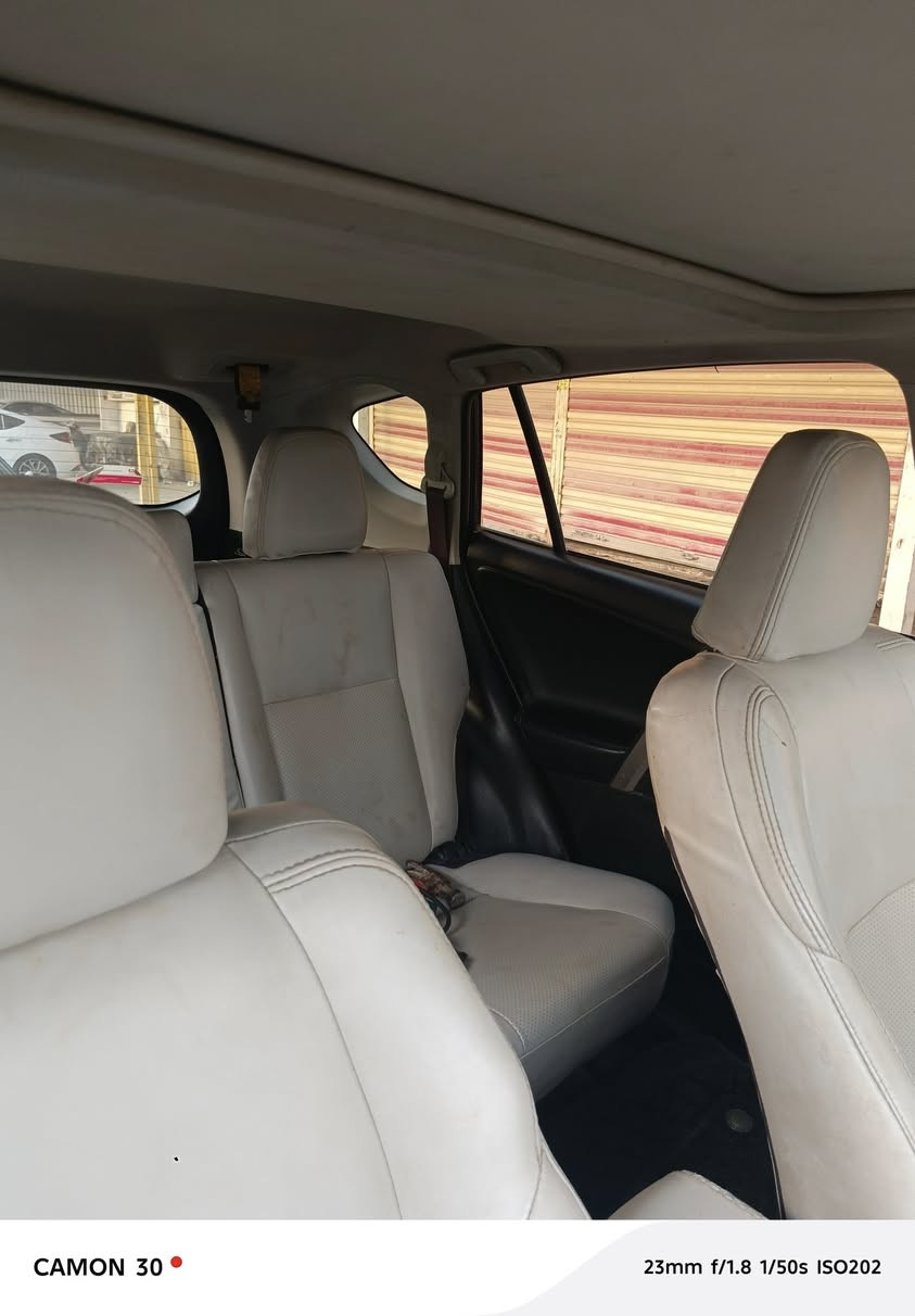 راف فور xle وارد امريكي
فول مواصفات 
موديل ٢٠١٨
سيارة خير من الله بدون حادث
ما متعوبه ماشيه ٨١ كيلو متر
كامله السيارة ما تخسر عليه اي شي
السعر ١٦٥ وبيه مجال بسيط 
الاستفسار ***********
