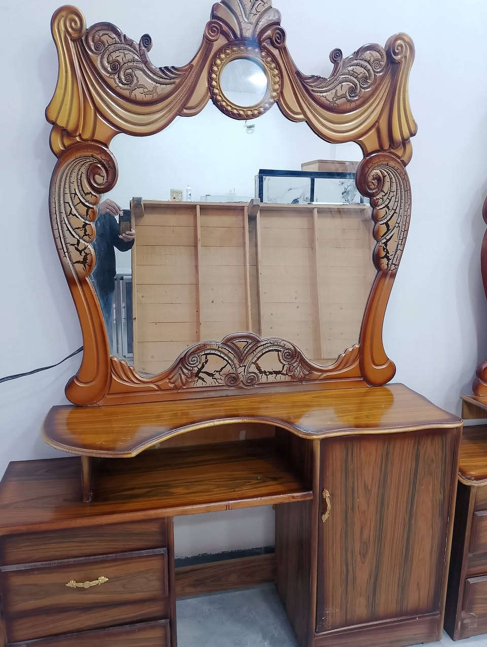 غرف جدا نظيفه معرض السليمانية الديوم شارع المستوصف مقابل الملعب
***********
