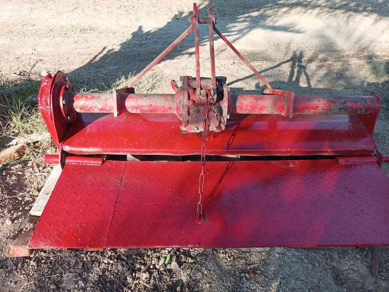 السلام عليكم للبيع رفاسه ينمر حجم 33 ياباني تشتغل على جميع المكائن الزراعية مكان  بغداد الاتصال على الرقم ***********
