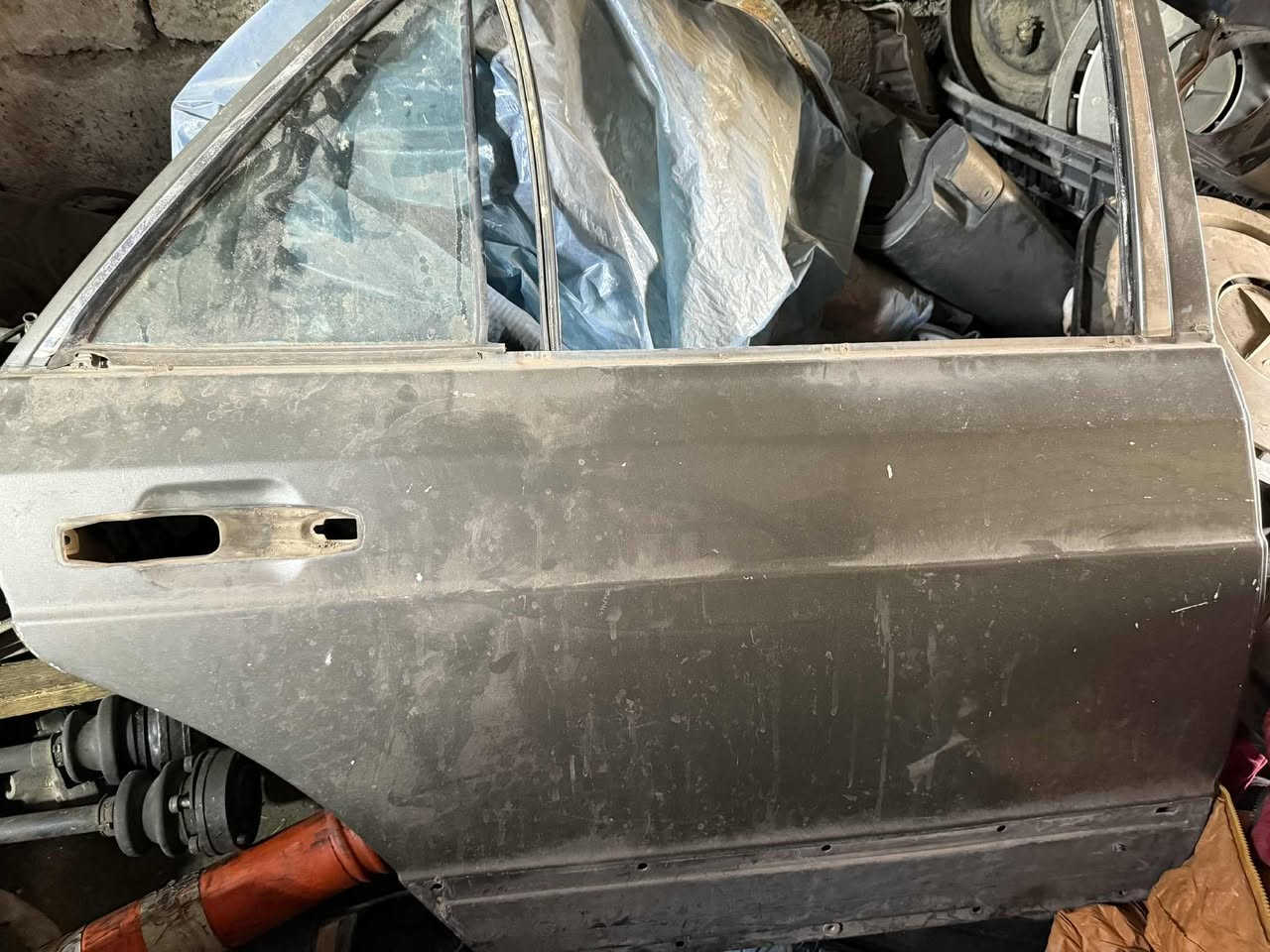 ٤ بوب و بنید ( ٥ قطع)مرسدس رئاسی
300 SE 1990
بدون حادث
سعر ٥ قطع ١٥٠ الف دینار فقط
موجودات باربیل
خابر اذا شرای
*********** أربيل, العراق
