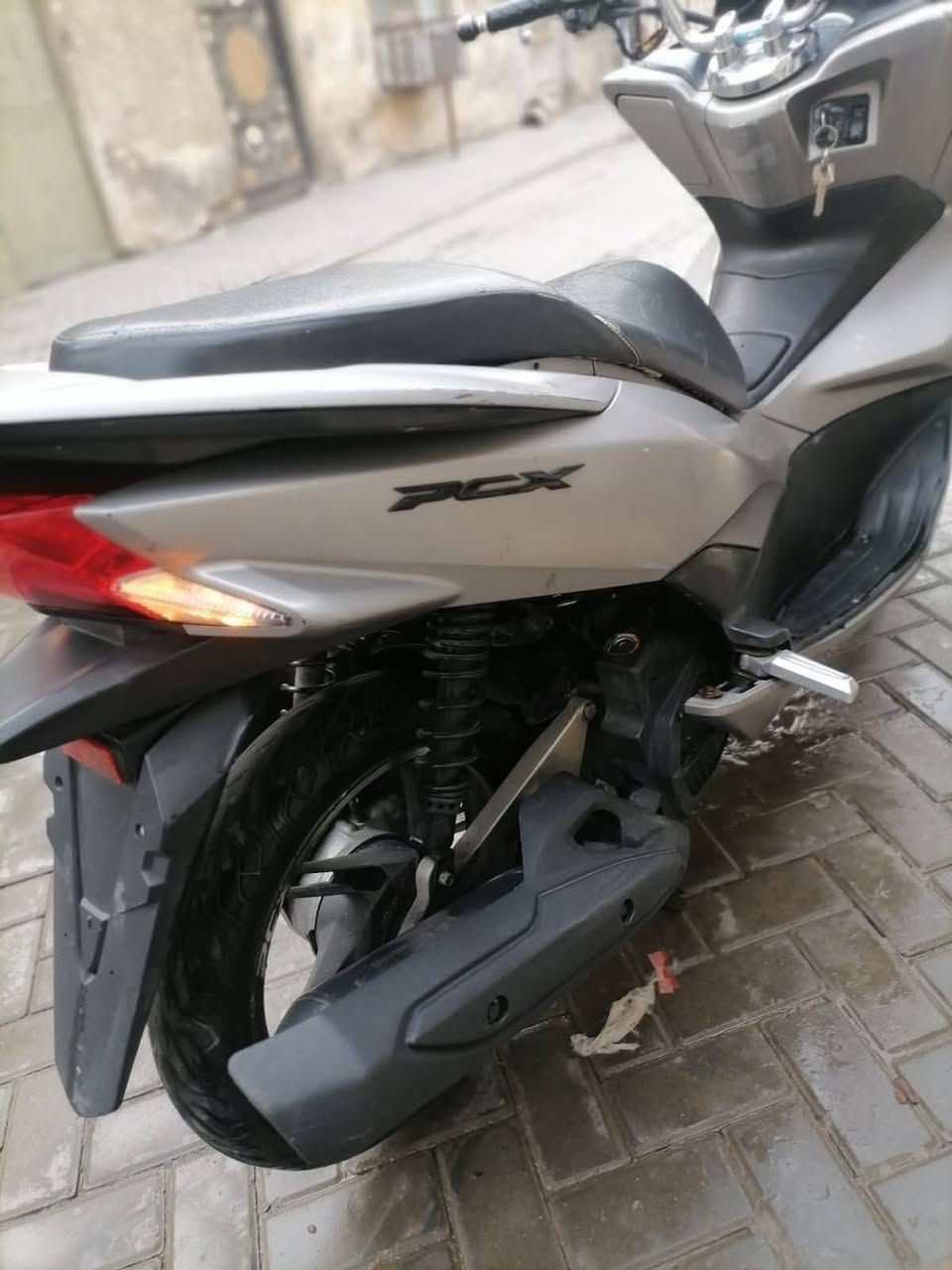 السلام عليكم pcx جيل ثاني ياباني مكينه 150 للبيع السعر ٩٠٠ وبيه مجال كوم حديد بيه عقل ضارب الدراجه شغاله بس تقطع


**إذا كنت صاحب هذا الإعلان وتريد حذفه لأي سبب، رجاءا أرسل رسالة إلى الدعم الفني**