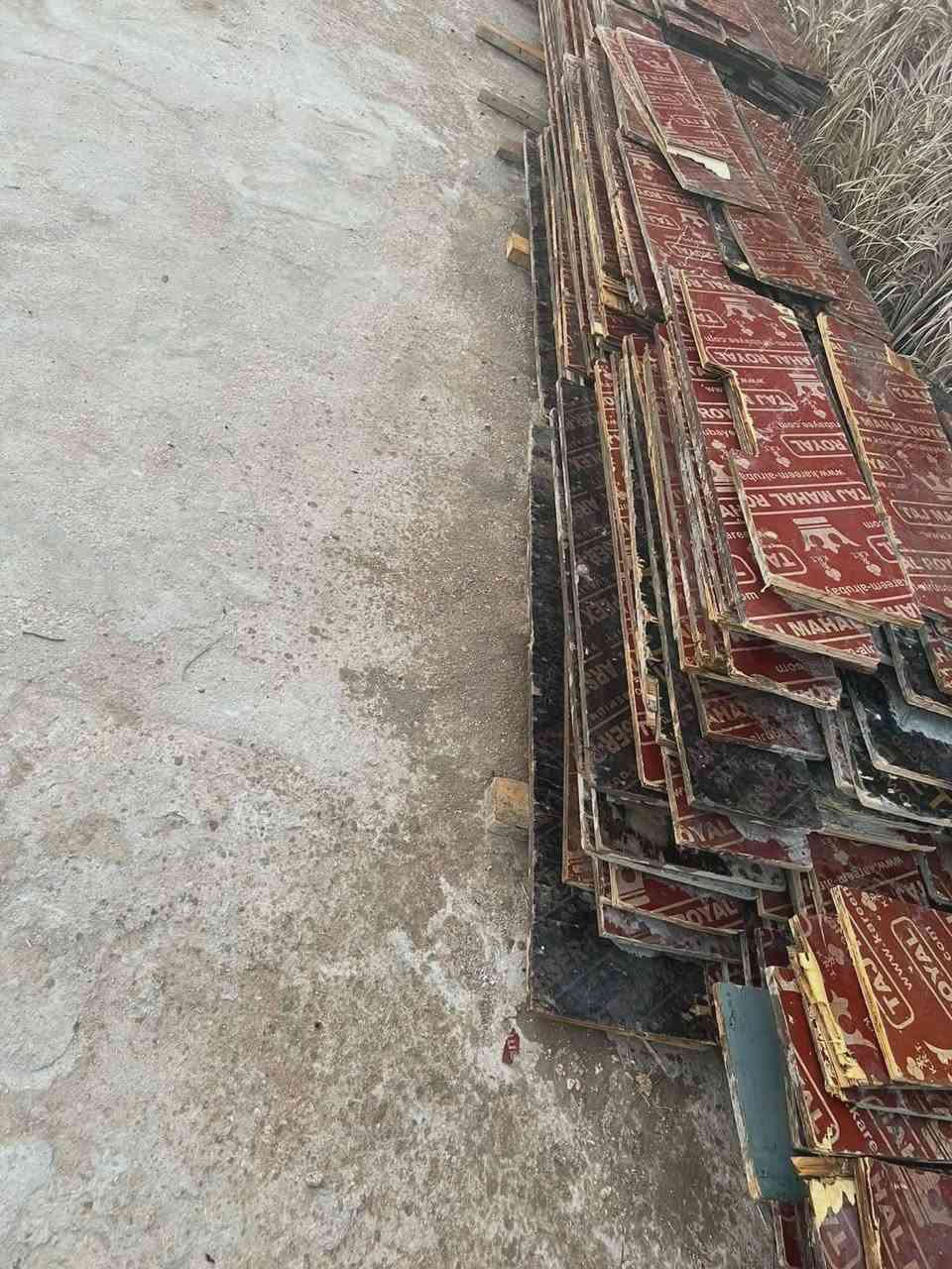 سلام عليكم اخوان عندي خشب للبيع بلايودمشرح علا ٣٠و٢٥ الطول  من المتر الى مترين و٤٠ ستندر رباط كامل هوة وسير مقاصير لوح مقاصير سير من ٨٠ الى متر ونص الشراي يتصل وبي خير ويدلل
للاتصال علا الرقام التالية
  ***********
***********
