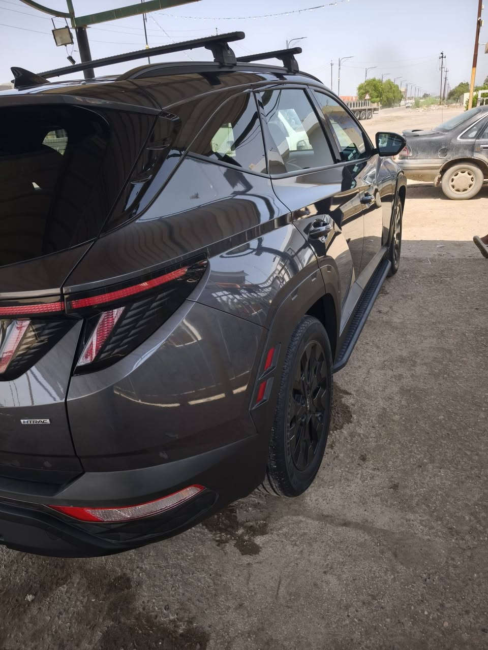 توسان 2024 فئة XRT للبيع السعر 180 ورقة
بصمة 
تدفئه كشنات 
تبريد منفصل 
جلد 
كرسي كهرباء 
رقم بغداد 
محرك 2500 GDI
(دوسات اصلية ، راكات اصلية ) تجي بالفئة الرياضية 
اربع مودات قيادة 
هوك خلفي اصلي
ماشية 30 الف كيلومتر 
مكان السيارة بغداد ابو غريب 
السعر 180 ورقة 
***********
اخوان السيارة فئة XRT فئة رياضية
