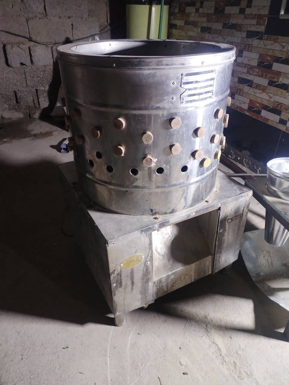 هلاسة دجاج  شغاله ونضيفه
دبل  بور برن جدد  مع مذابح رباعي
***********
