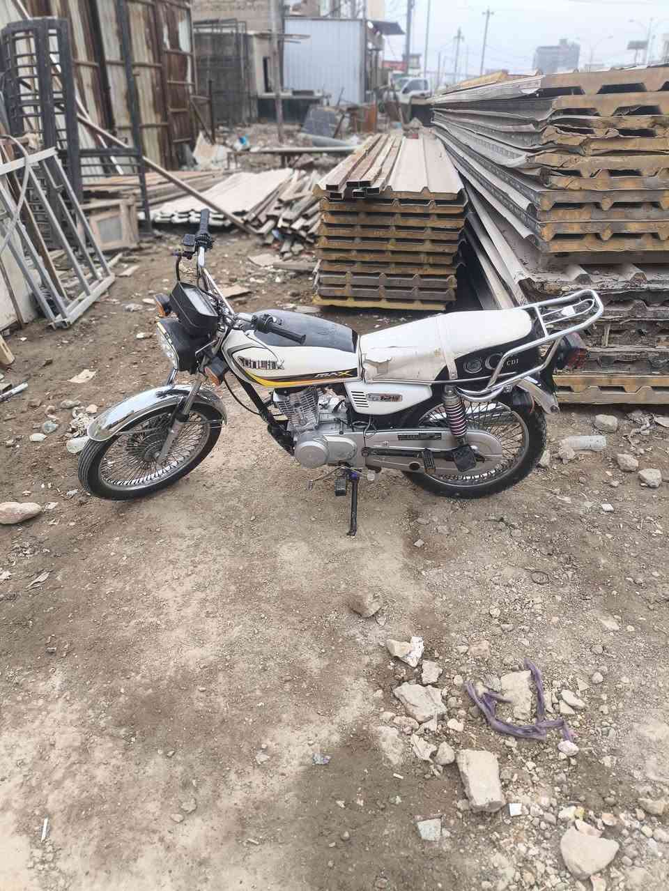 تايڰر سونك 2023 أوراق سكنر معروفات
مكينه مامفتوحه شرط جديده واضحه بالصور 
دراجه بحاله ممتازه اخت الجديده وتخبل ومابيها أي عيب 
دراجه شلعه ومكينه ماشاء الله ممتازه 
العنوان بابل شارع 100 
السعر 450الف بيهه مجال بسيط جدا حك الجيه بس رقمي 
***********
