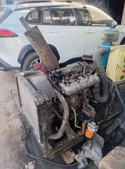 للبيع مولدة كيا 2701  شاصي كلش نظيفة جاهزة على الفحص راس التوليد 30 كي في 120 امبير 12 ورقة العنوان بغداد للاستفسار الاتصال على الرقم ***********
