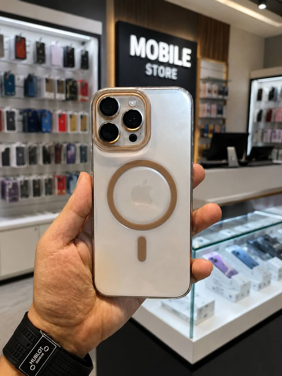 ايفون 16 بروماكس 
نسخة الشرق الاوسط تيتانيوم 
ذاكرة 256GB
بطارية 97٪ 💪🏻
عدد دورات الشحن 245✌🏻
نضافة 100٪ بدون شخوط
ولا داخل صيانة كلش نضيف
السعر 1,500,000
وبي مجال بسيط
العنوان :- بغداد/المنصور/ الرواد
***********
