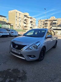 فيرسا 2019 نظيفه للبيع بيه 3قطع صبغ بدون دواخل  محرك ،1600. كير  مكفول...