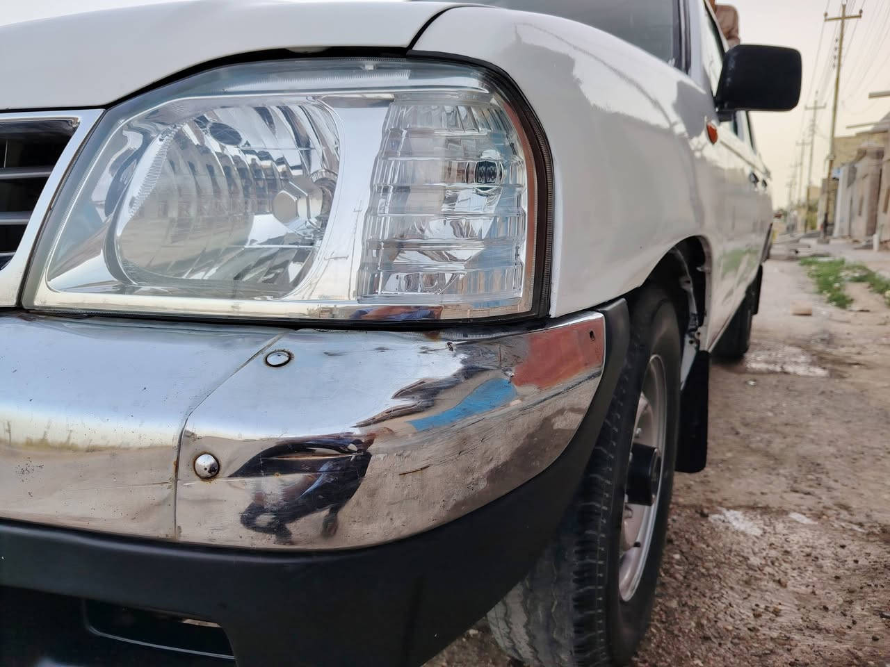 السلام عليكم
بيكم نيسان مزاد وزاره الداخليه 
مكينه جديده كير جديد شاصي مكفول 
السيارة مصبوغه عام بدون ضربه 
غرفه نضيفه 
مكاني ذي قار قضاء الرفاعي 
اتصال ***********
