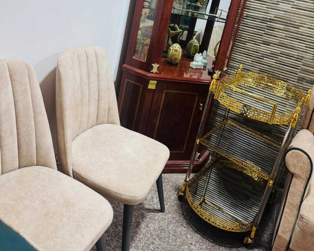 السلام عليكم تخم قنفات وبوفيا وعربانه والميز الوسطي والكراسي كله للبيع السعر على الخاص


**إذا كنت صاحب هذا الإعلان وتريد حذفه لأي سبب، رجاءا أرسل رسالة إلى الدعم الفني**