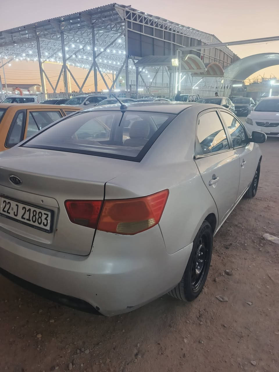 السلام عليكم سيراتو مديل 12 كير مكينه خير من الله صبغ احزام حادثها بجم لا لخود ولا شاصي ولا تبديل ذربه خفيفه كلش مكينه 1600 رقم اربيل السعر 85 وبيها مجال قليل  وتساب فقط
***********
