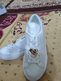 حذاء نسائي • قياس ٣٩ • غير مستخدم