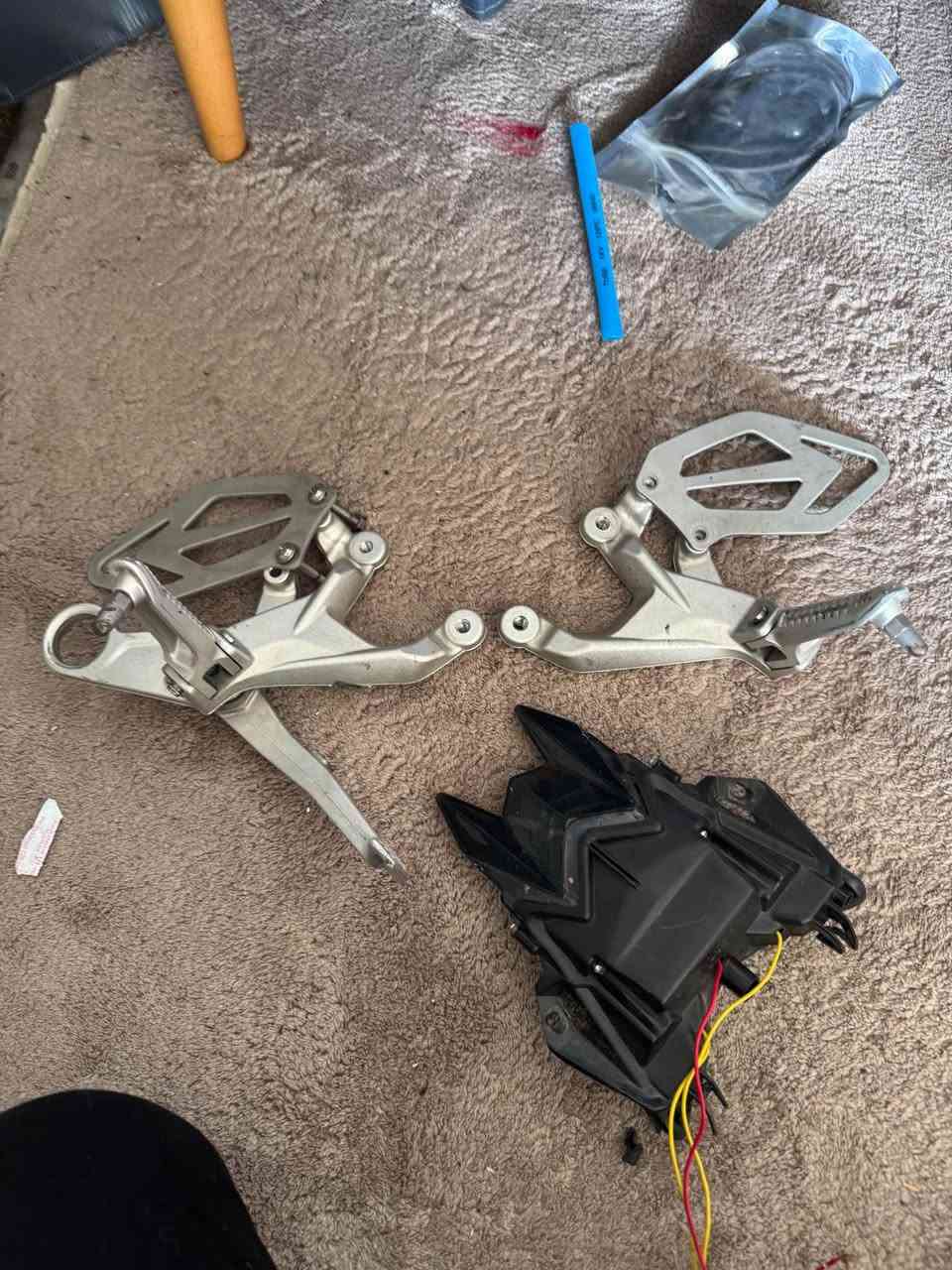 سلام عليك   غراض bmw s1000rr 2015-2018
بك لايت سموك    او   قتعه مال   ستوب   لل بيع    
سعر  بك لايت ٤٠ الف 
قتعه  مال  كير و ستوب  ٧٥ الف السليمانية, العراق


**إذا كنت صاحب هذا الإعلان وتريد حذفه لأي سبب، رجاءا أرسل رسالة إلى الدعم الفني**