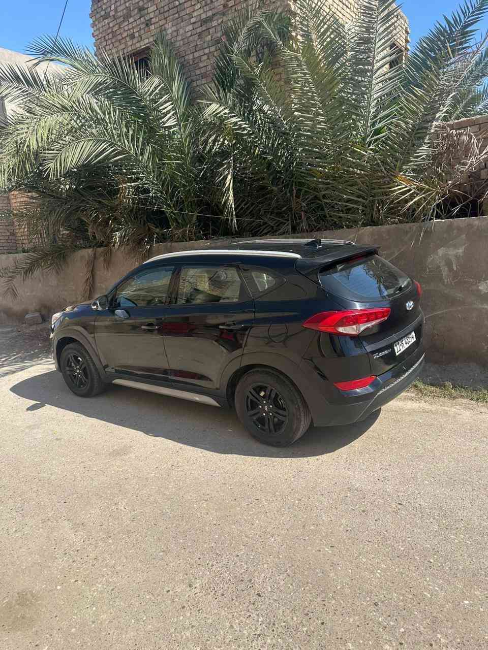السلام عليكم سياره توسان لبيع 
موديل ٢٠١٨ سياره نص فول جديده كلش 
ماشيه  ١٠٠ألف سياره جان بيه خيط بخار نفتح جفتت بستم جديد تجفيد بي ضمان ٥ سنوات 
سياره بيه موصفات حلوه كشنات جلد تتفئه وتبريد رادارات تحكمات ستيرن قياده ذاتيه 
سياره فقط بيه قطعه تبديل بنيد سياره كلش نضيفه بسمي ثاني يوم تحويل سياره بسعر ١٤٥ وبيه مجال بسيط لشراي الاتصال ***********
