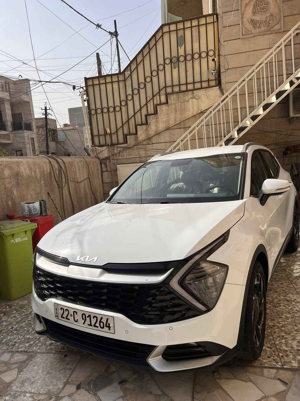 السلام عليكم سبورتج موديل 24 سيارة جديدة ماشية 13 الف فول سيارة عدى فتحة جنطه كهرباء سيارة صار بية حادث بلباب خلفي صدر بدون صبغ بدلات وكالة اصلي بدون ارباك سعرة 210 
***********
